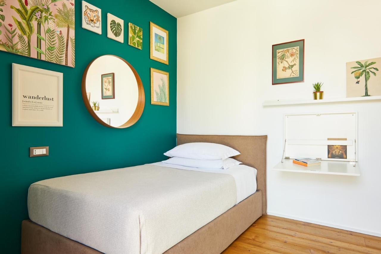 Tropical Micro Studio With Terrace And Duomo Views Milán Exterior foto